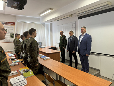 ВУЦ ЮГУ посетил депутат Думы Югры Дмитрий Аксенов